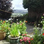 Clyde House 4*