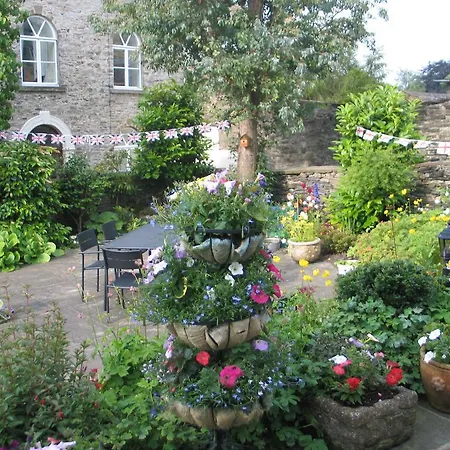 Clyde House 招待所 4*