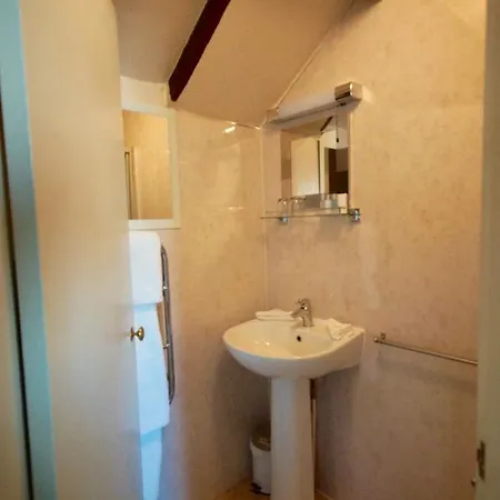 בית הארחה Clyde House 4*