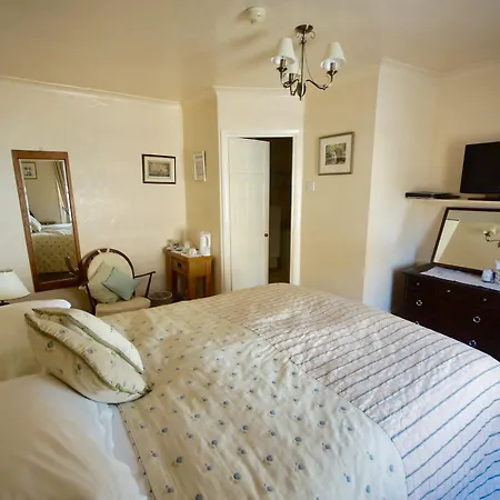 Clyde House 4* 莱伯恩