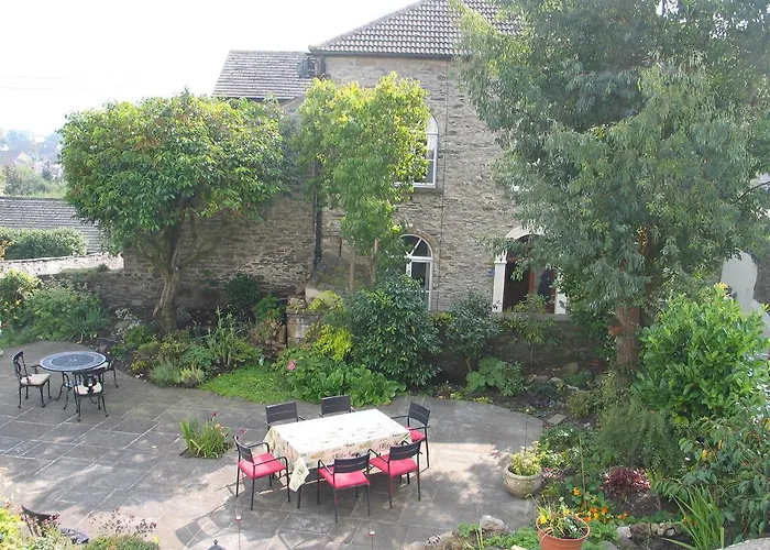 Guest house Clyde House