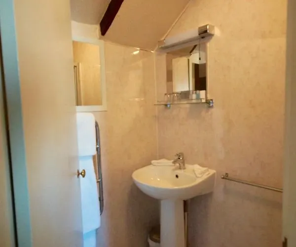 Guest house Clyde House 4*