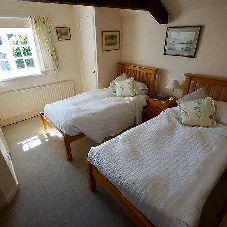 Clyde House 4* 레이번